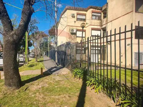 VENTA - DPTO 3 AMB CON AREA VERDE - CAMPANA CENTRO