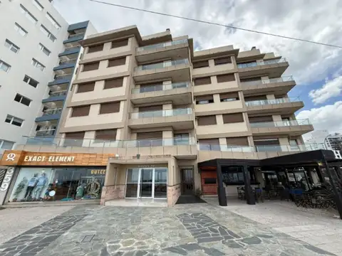 VENTA DEPARTAMENTO 3 AMB FRENTE AL MAR COCHERA