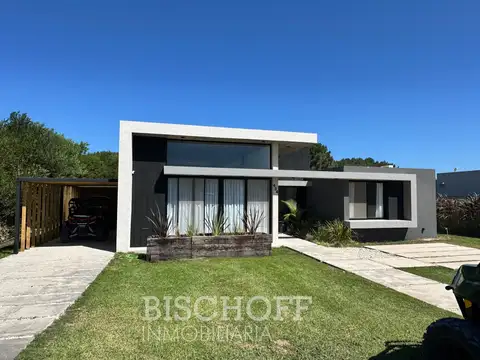 Casa en Venta en Barrio Residencial 1, USD 350.000