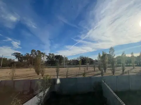 Depto Tipo Casa en Alquiler con 1 cochera