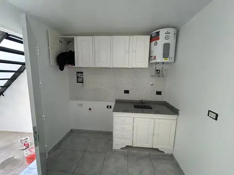 PH MONOAMBIENTE DIVISIBLE EN MUNRO.