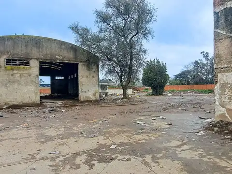 Venta 4 lotes de a metros de Av. Champagna