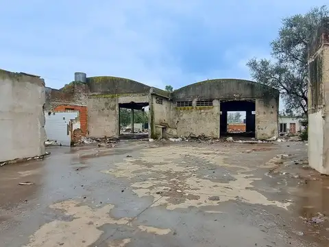 Venta 4 lotes de a metros de Av. Champagna