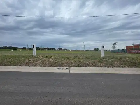 DOCTA CENTRAL LOTE EN VENTA 250m2 RESIDENCIAL FONDO NORTE