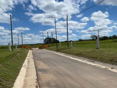 LOTE EN VENTA 250m2 RESIDENCIAL DOCTA CENTRAL FONDO NORTE