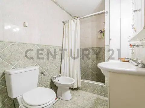 Casa en Venta con 4 cocheras