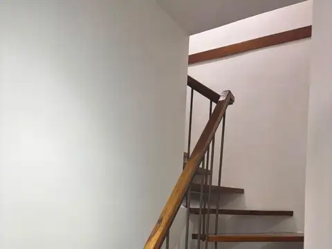Depto Tipo Casa en Alquiler en Morón Sur, $ 700.000