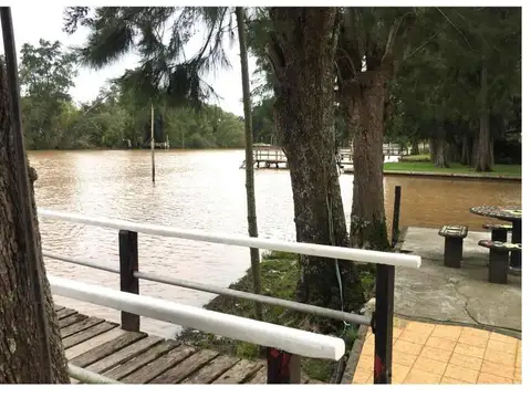 Quinta con Muelle Privado en Dique Luján