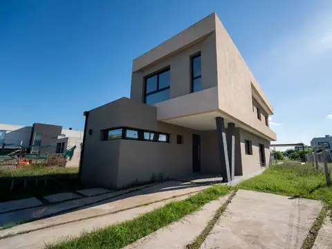 CASA VENTA GORINA 3/4 DORMITORIOS PARQUE PILETA