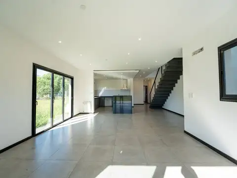 Casa 5 ambientes con 3 baños