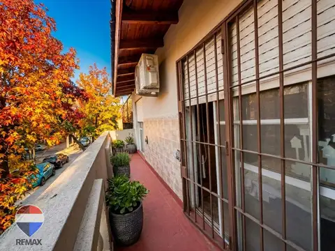 VENTA CASA 4 AMBIENTES COCHERA TERRAZA VELEZ SARFI