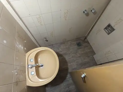 Local en Alquiler en Tablada, $ 350.000