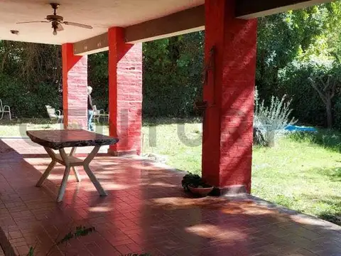Casa en Venta con 4 cocheras