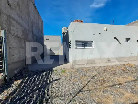 Casa 2 ambientes con 1 baño