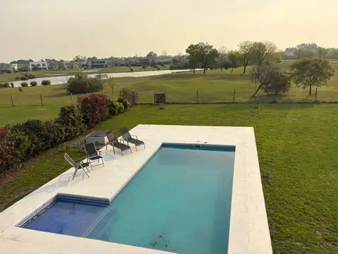 Casa 5 ambientes con 5 baños