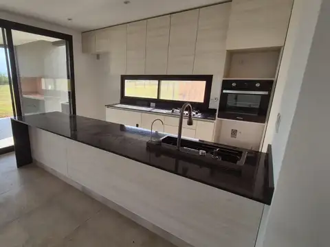 Casa en Venta al Oeste