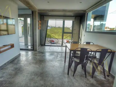 OPORTUNIDAD REAL  Edificio de cuatro departamentos en VENTA