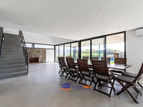 Casa 6 ambientes con 2 baños