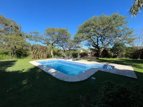 Casa 5 ambientes con 4 baños
