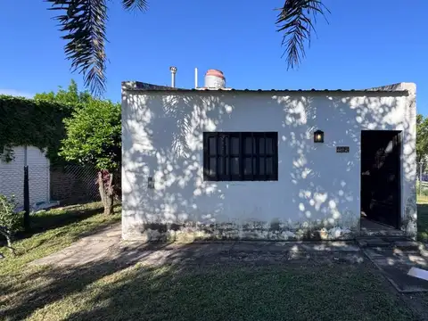 SE VENDE CASA 1 DORMITORIO - B° ÑU PORÁ - RQTA.