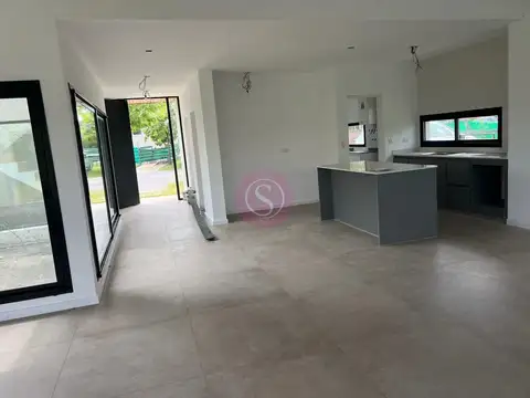 Puertos del Lago - Araucarias 100