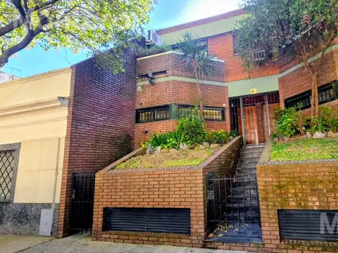 Único PH Tríplex 5 Ambientes Cochera, Jardín, Pileta, Quincho y Ascensor Privado en Vélez Sarsfield