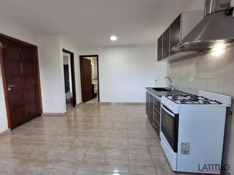 Luminoso departamento de 1 dormitorio en zona comercial Kuanip