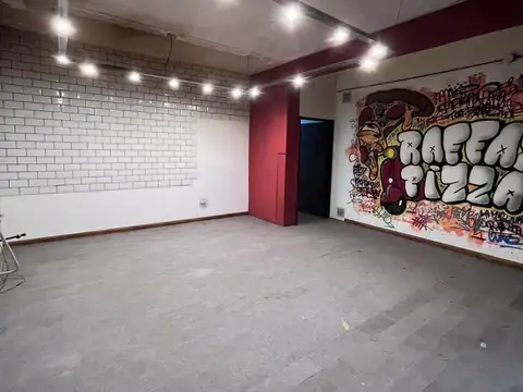 Alquiler--Local Comercial--Urquiza al 3300