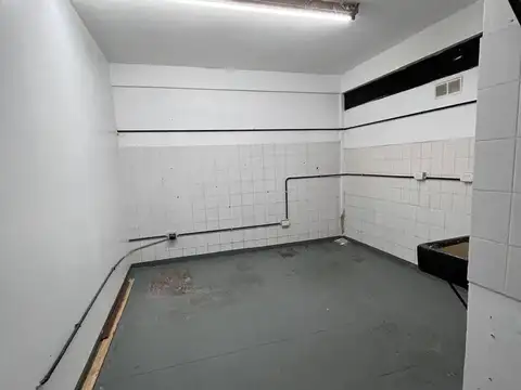 Local en Alquiler en Luis Agote, $ 1.400.000