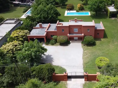 Quinta en Venta con 1 cochera