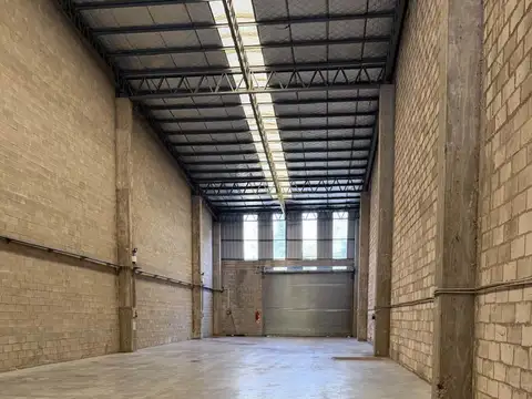 Depósito Galpón Nave Industrial logística de 600m2 en ALQUILER Parque Industrial Morón Acceso Oeste
