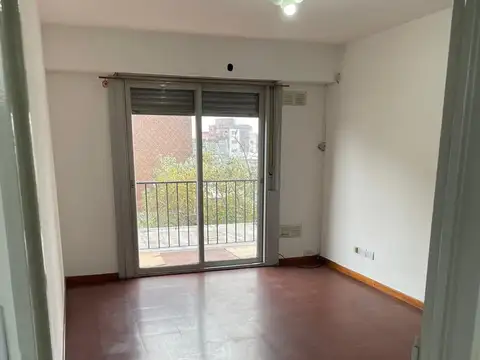 IMPECABLE 2 AMB AL FRENTE CON BALCÓN - APTO VIVIENDA / PROFESIONAL
