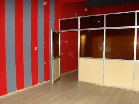 Local de 7.50x9.00 con Dos Baños