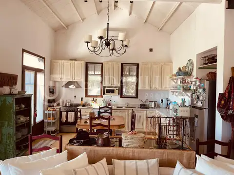 Casa en Alquiler en Club de Campo La Emilia, USD 2.000