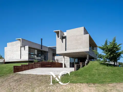 Casa en Alquiler Temporal con 2 cocheras