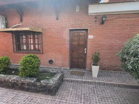 CASA EN VENTA 3 DORMITORIOS EN MARQUÉS DE SOBREMONTE