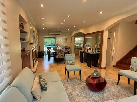 Casa 6 ambientes con 3 baños