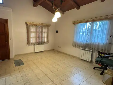 Casa en Alquiler de 4 dormitorios