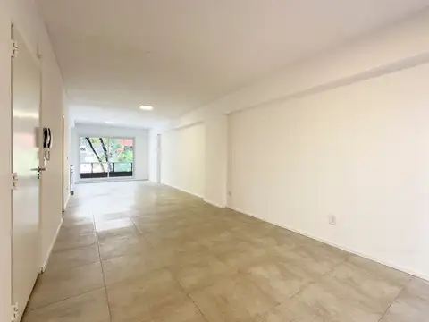 VENTA MONOAMBIENTE CON DOBLE BALCÓN,ZONA BARRACAS