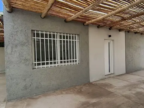 Casa 4 ambientes con 1 baño