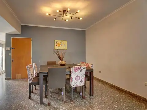 Depto Tipo Casa 5 ambientes con 2 baños