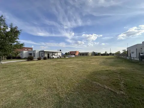 Terreno en venta, Santa Isabel II - A metros de la laguna, orientación Noroeste