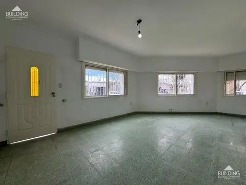 Casa 6 ambientes con 1 baño