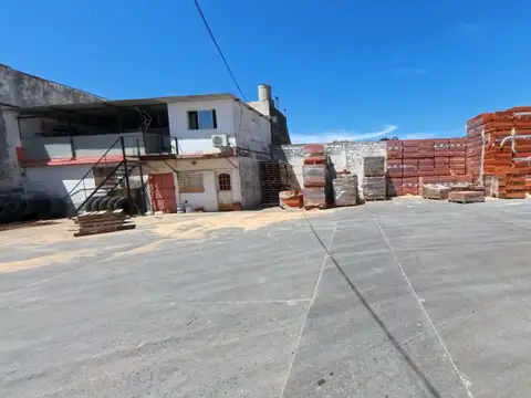 Galpón en Urquiza