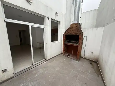 Depto Tipo Casa en Alquiler en Wilde, $ 650.000
