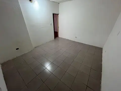 Depto Tipo Casa en Alquiler en José León Suárez, $ 350.000