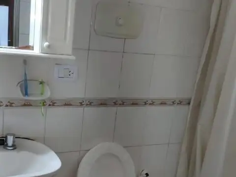 DUPLEX 2 AMBIENTES CON PATIO/COCHERA EN VILLA ADELINA