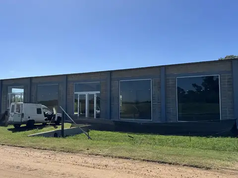 Galpon en Alquiler 132  mts Frente