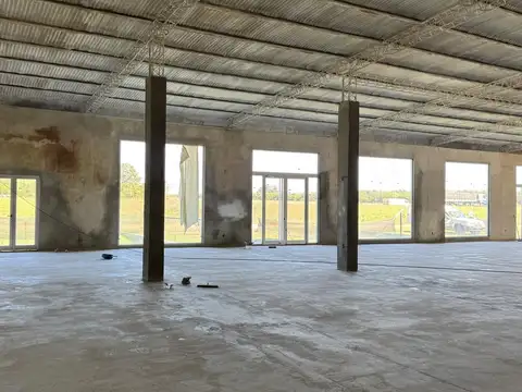 Salón Comercial sobre Autovía Ruta 14 San José Entre Ríos