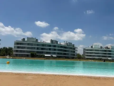 Lagoon Pilar Caamaño 100